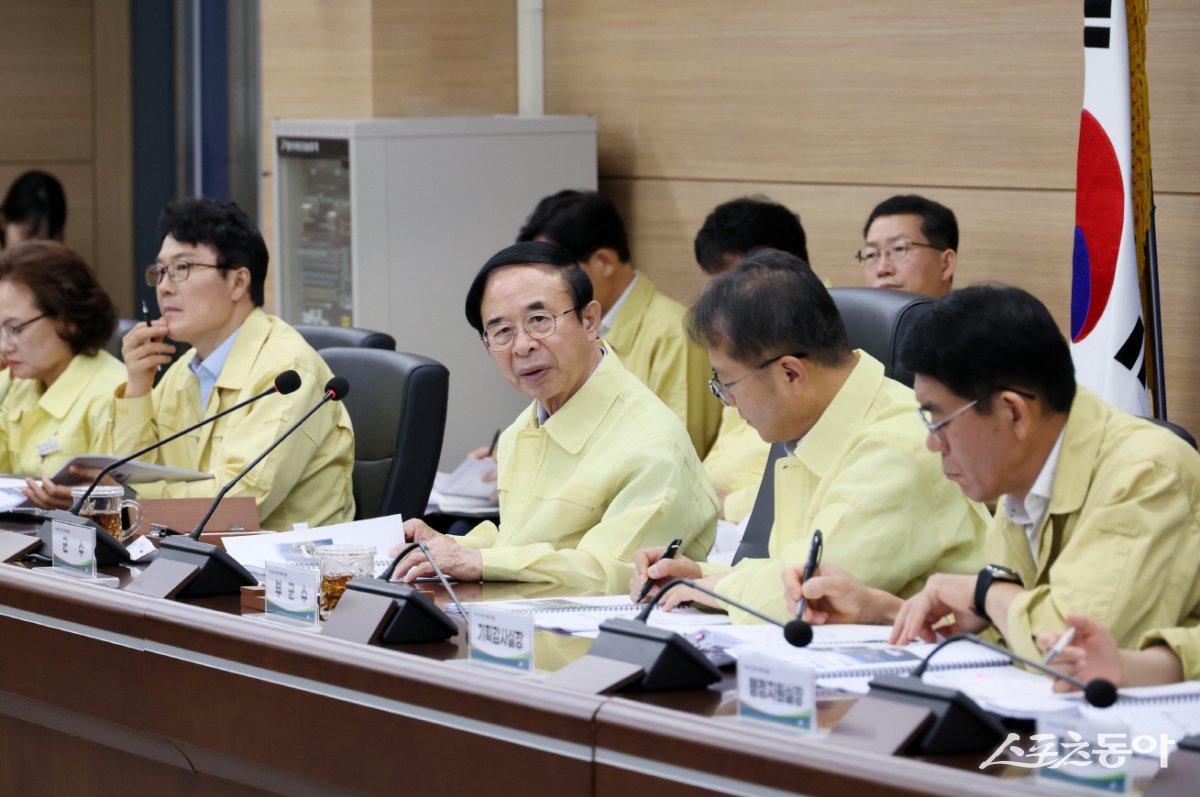 심민 임실군수가 최근 자연재해 대책 회의에서 취약지역 집중 대응을 지시하고 있다. 사진제공=임실군