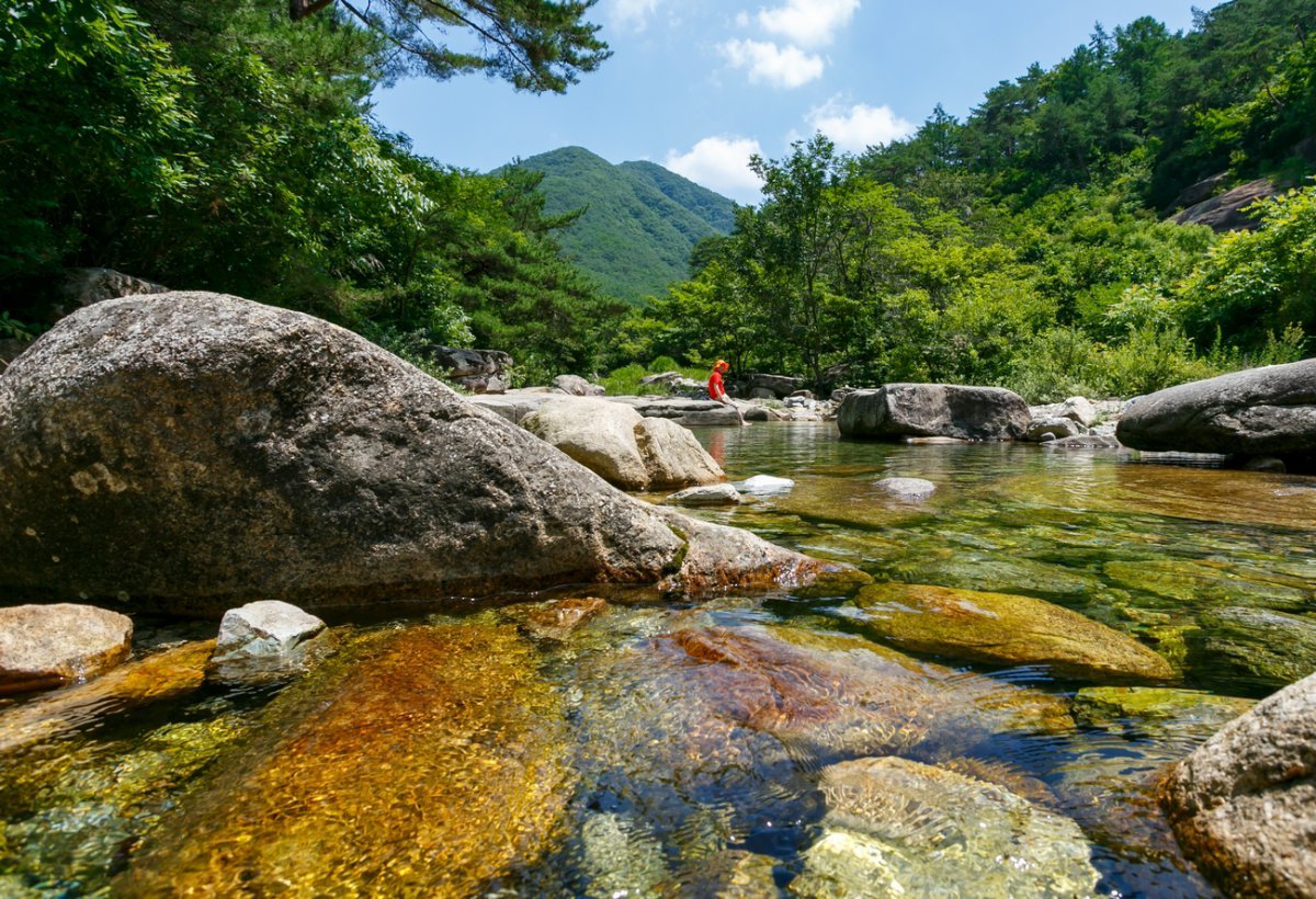 괴산 갈론구곡의 기암괴석. 한국관광공사 세종충북지사의 강소형 잠재관광지인 갈론구곡은 골이 깊기로 소문난 괴산에서도 가장 깊은 곳에 자리했다 사진제공|지엔씨이십일