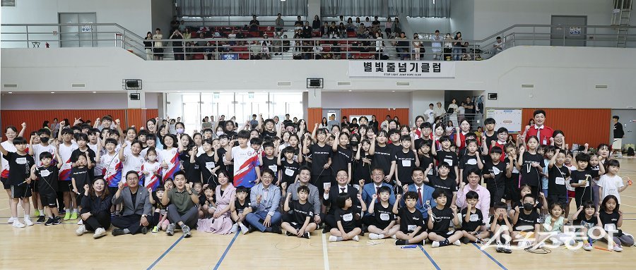 인천 중구의회, 제12회 중구청장배 줄넘기대회에 참석해 참가자들을 응원하고 격려했다. 사진제공|인천 중구의회