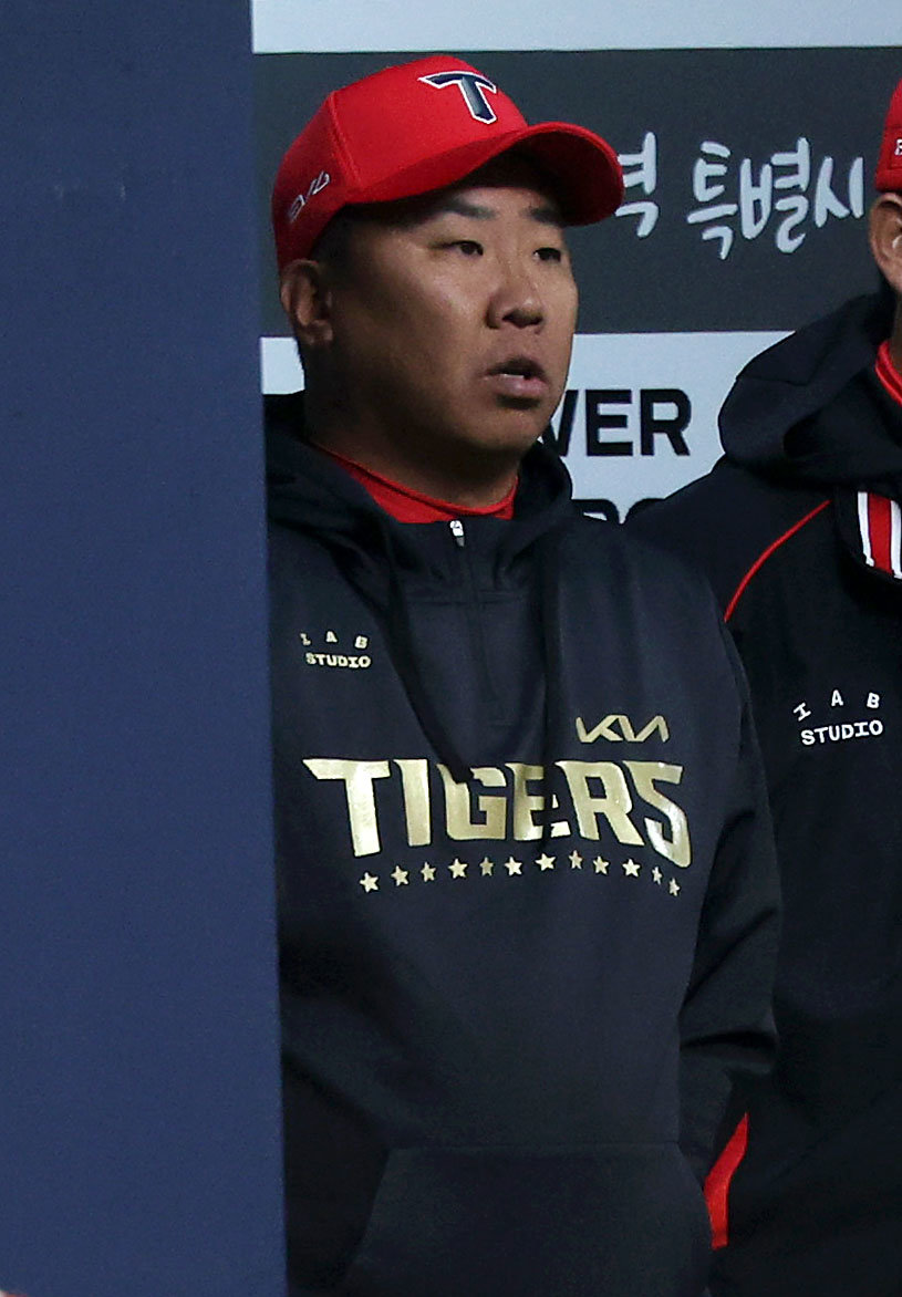 이범호 KIA 감독은 올해 5승1무4패로 부진한 키움과 맞대결 전적에 아쉬운 마음을 나타냈다.｜뉴시스
