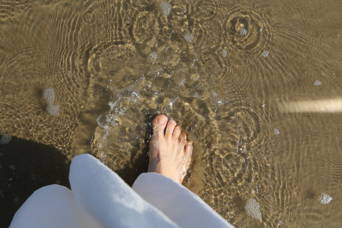 수퍼어싱을 하면 파도와 모래의 감촉을 모두 느낄 수 있다                 사진제공｜한국관광공사