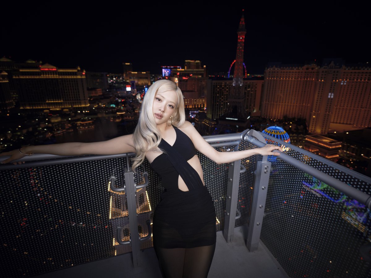 24일 빌보드가 발표한 최신 차트에 따르면 제이홉은 ‘핫100’에 최다 진입한 케이팝 솔로 아티스트, 로제는 같은 차트에 최장기간 머무른 케이팝 가수가 됐다. 뉴시스