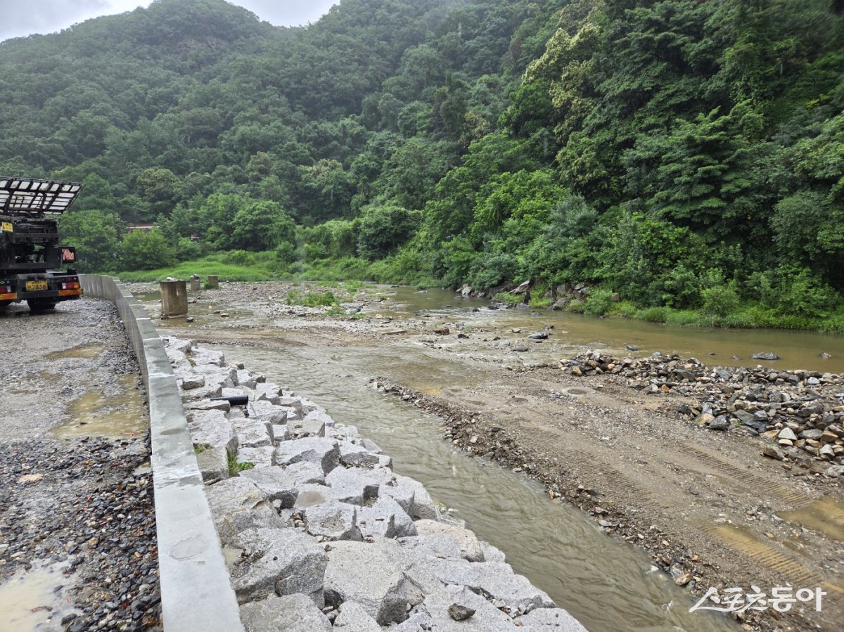 남양주시 구운천 퇴적토사 제거 하상정리 모습. 사진제공ㅣ경기도북부청