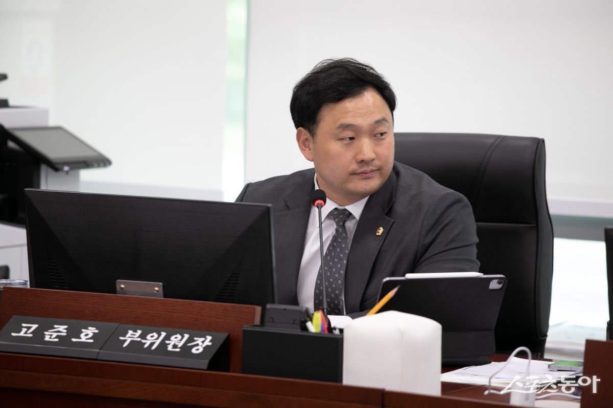 경기도의회 고준호 의원(국민의힘, 파주1)이 경기복지재단 이용빈 대표이사의 관사 운영 계획을 두고 강도 높은 비판을 쏟아냈다. 사진제공｜경기도의회 고준호 의원