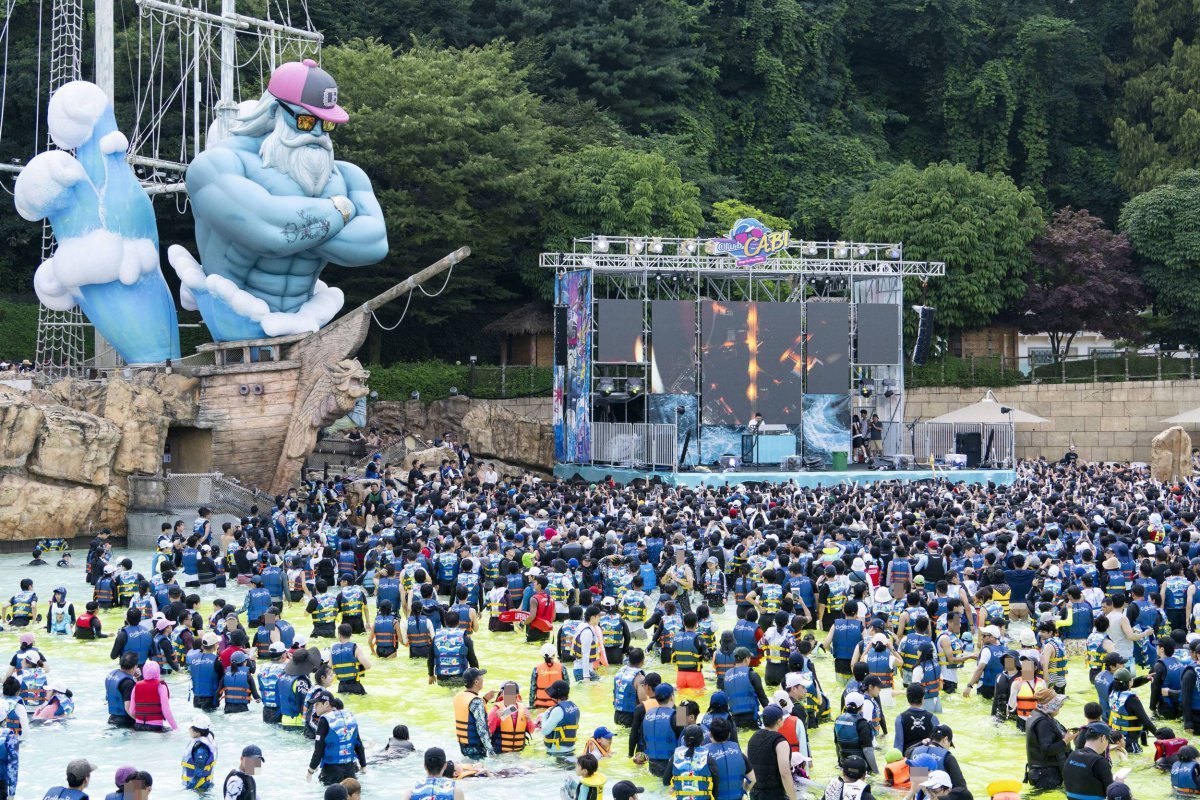 2024년 캐리비안 베이 파도풀에서 열린 ‘워터 뮤직 풀파티 ’ 현장            사진제공｜에버랜드