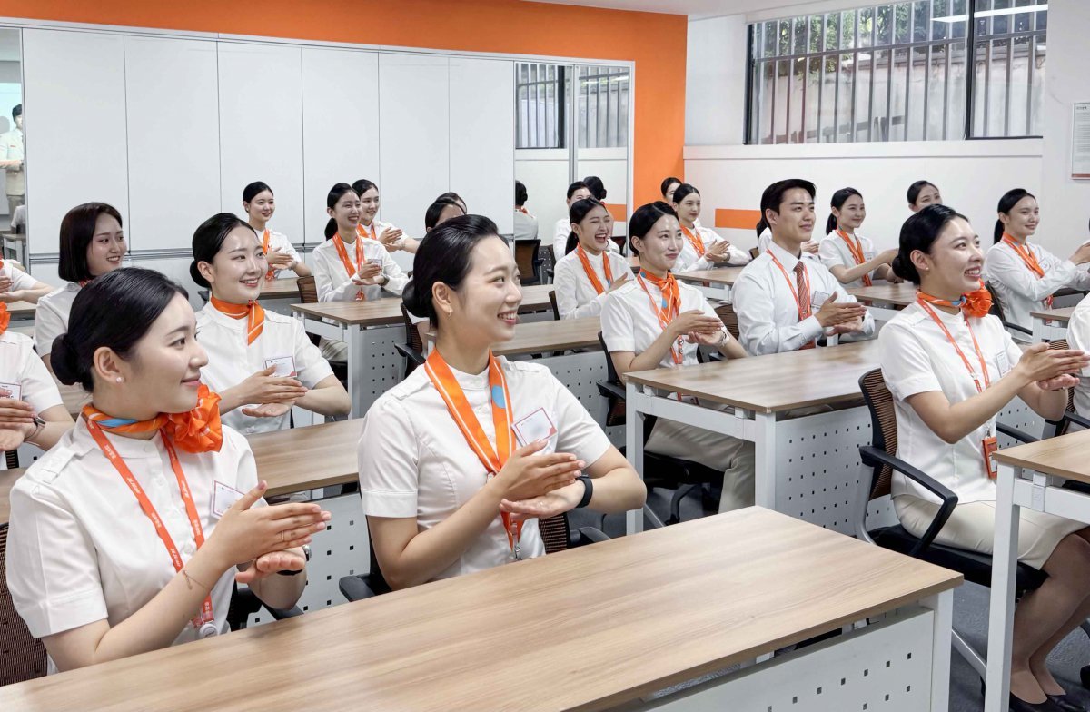 제주항공 신입승무원 대상 수어표현 교육           사진제공｜제주항공