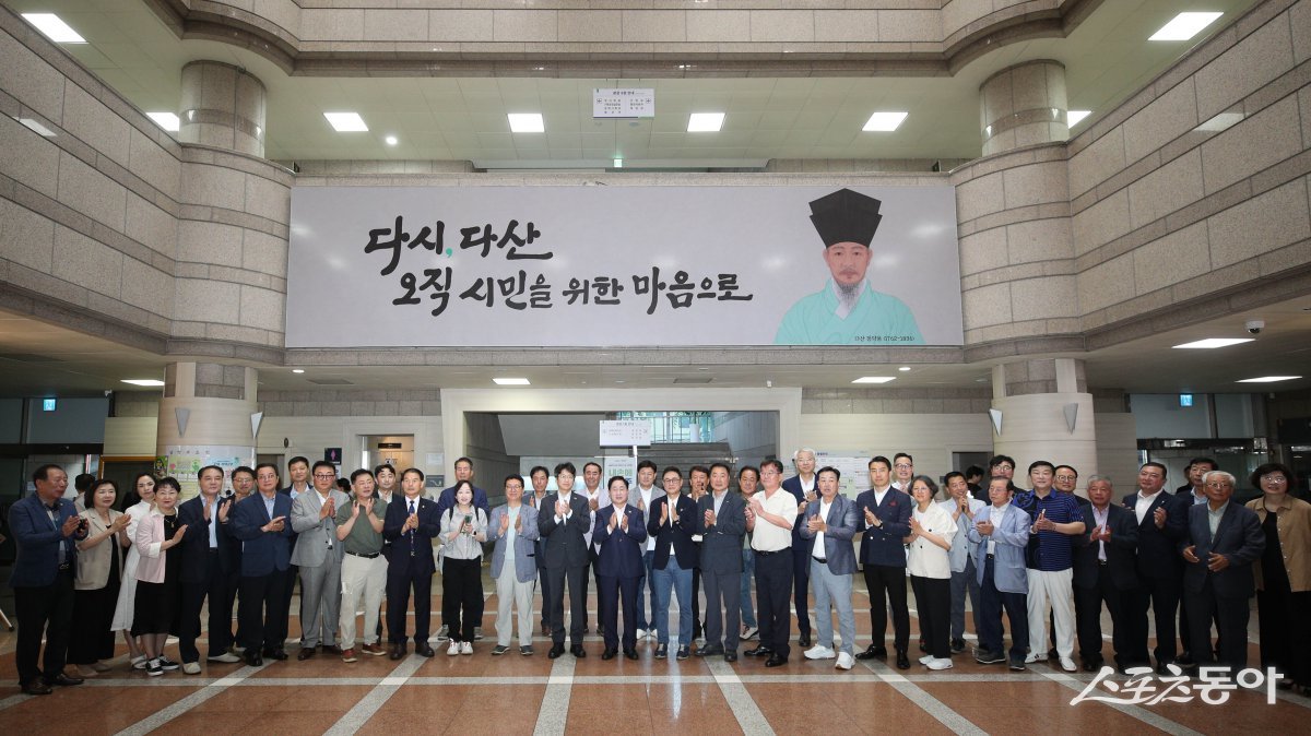 취임 3주년 맞은 주광덕 시장이 시민들과 ‘미래 첨단산업 자족도시’ 비전 제시하고 있다. 사진제공ㅣ남양주시