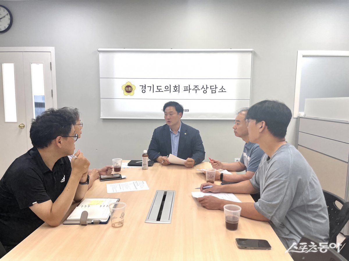 경기도의회 고준호 의원(국민의힘, 파주1)이 1일 파주상담소에서 지역 교통 실태에 대한 정확한 분석을 바탕으로 지역 여건에 맞는 합리적이고 형평성 있는 버스 운행이 이루어져야 한다고 강조했다. 사진제공｜고준호 의원