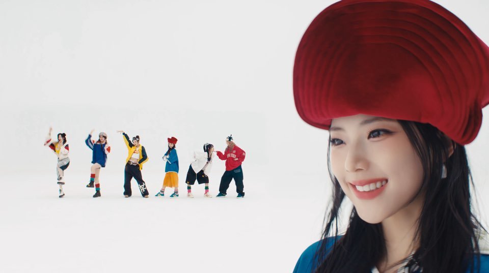 레트로한 스타일링과 생동감 넘치는 퍼포먼스를 담은 ‘HOT SAUCE’ 뮤직비디오는 공개 하루 만에 792만뷰를 기록하며 뜨거운 화제를 모았고, 베이비몬스터는 하반기까지 활발한 활동을 예고했다. 사진제공|YG엔터테인먼트