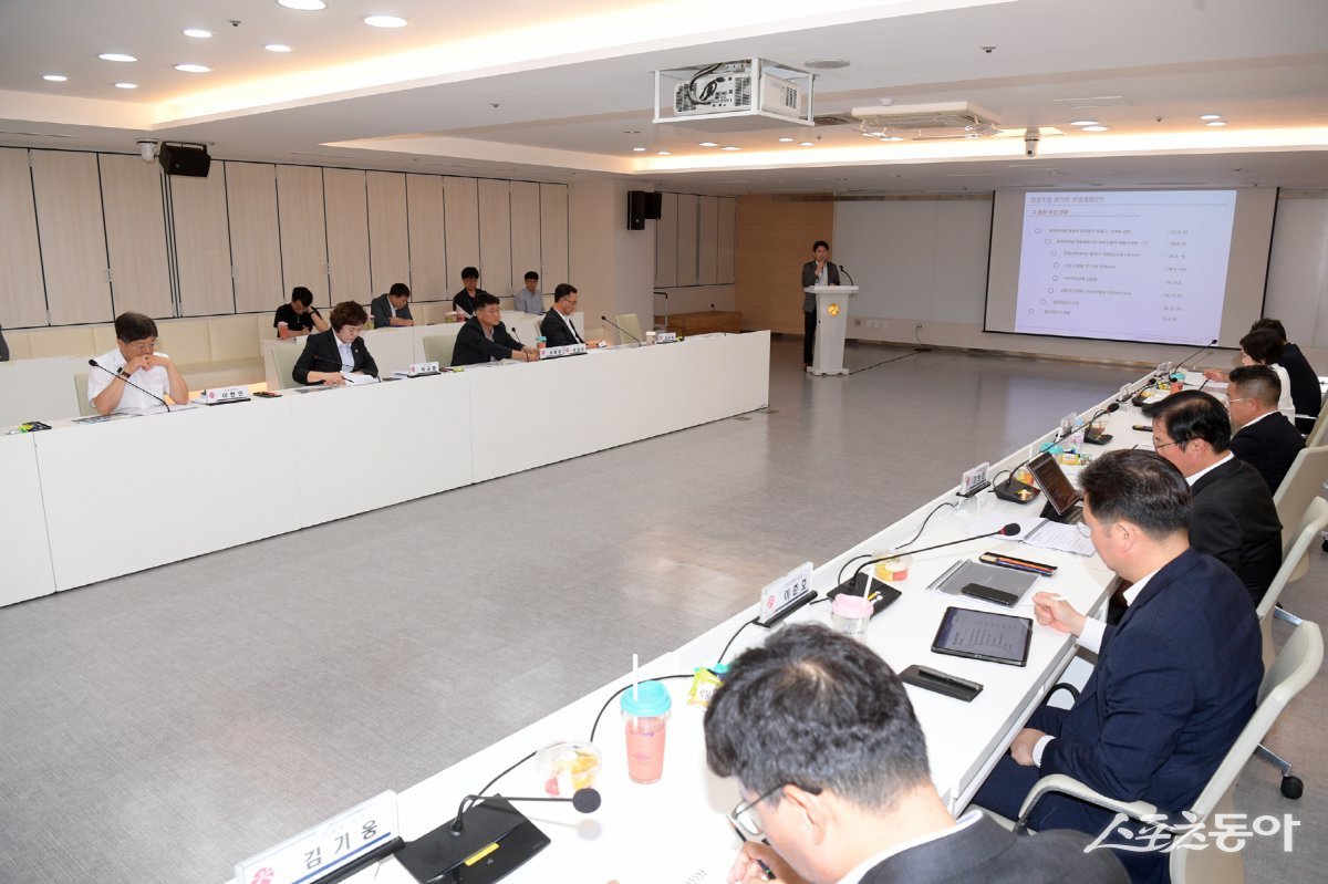 지난 2일 광주광역시청 중회의실에서 열린 ‘광천터미널 도시계획변경 사전협상 제1차 협상조정협의회’. 사진제공=광주광역시