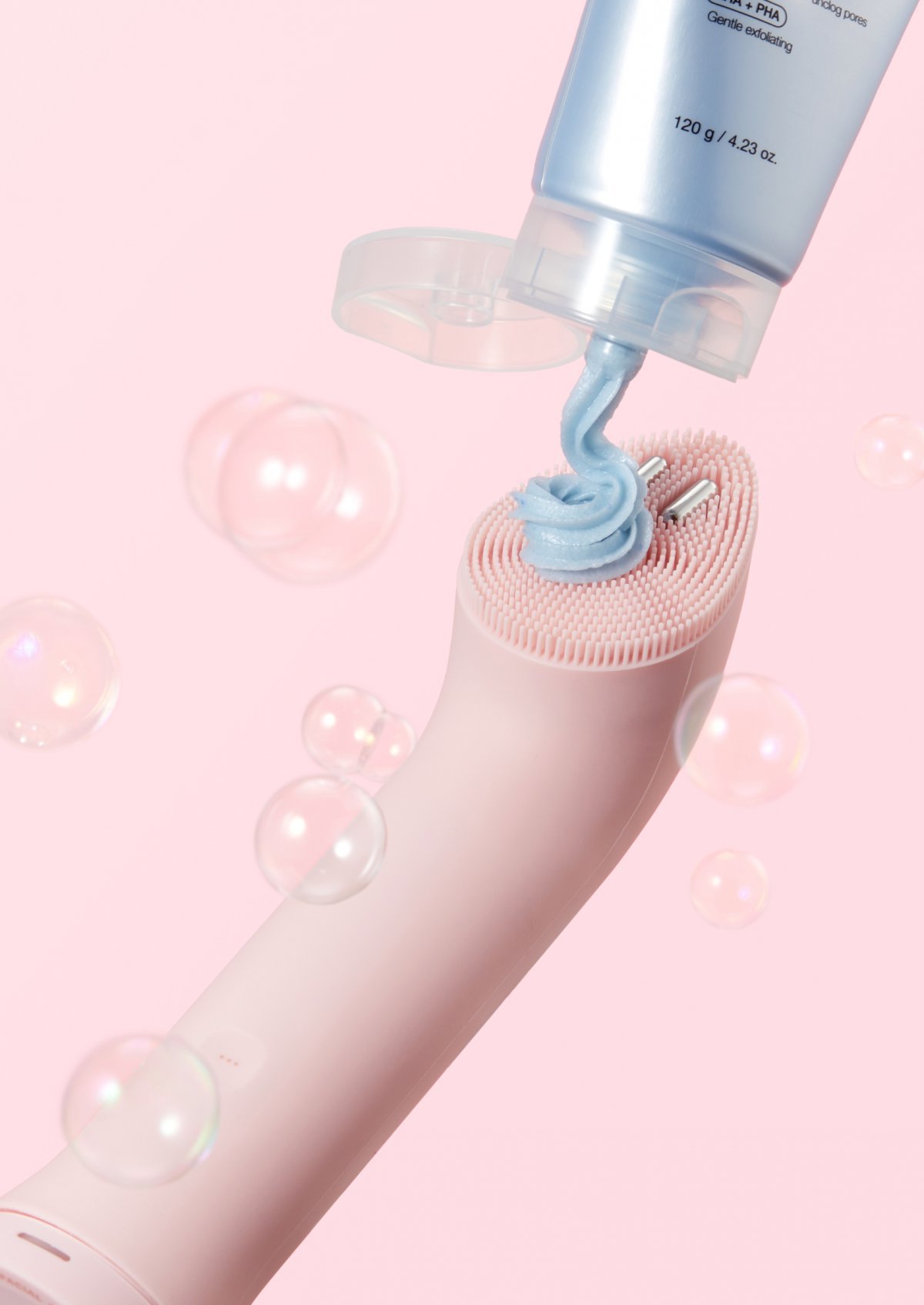 뷰티 디바이스 ‘에이지알 부스터 진동 클렌저’. 사진제공｜에이피알