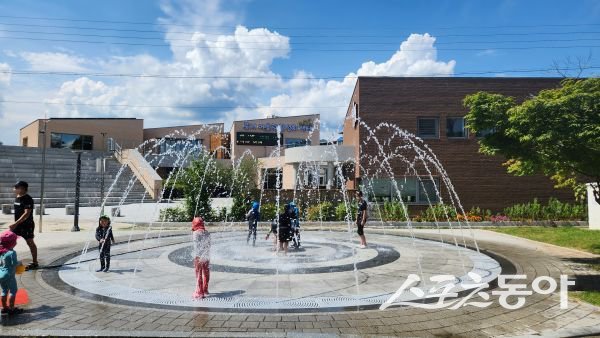 풍기룰루랄라바닥분수대 운영 모습. 사진제공ㅣ영주시