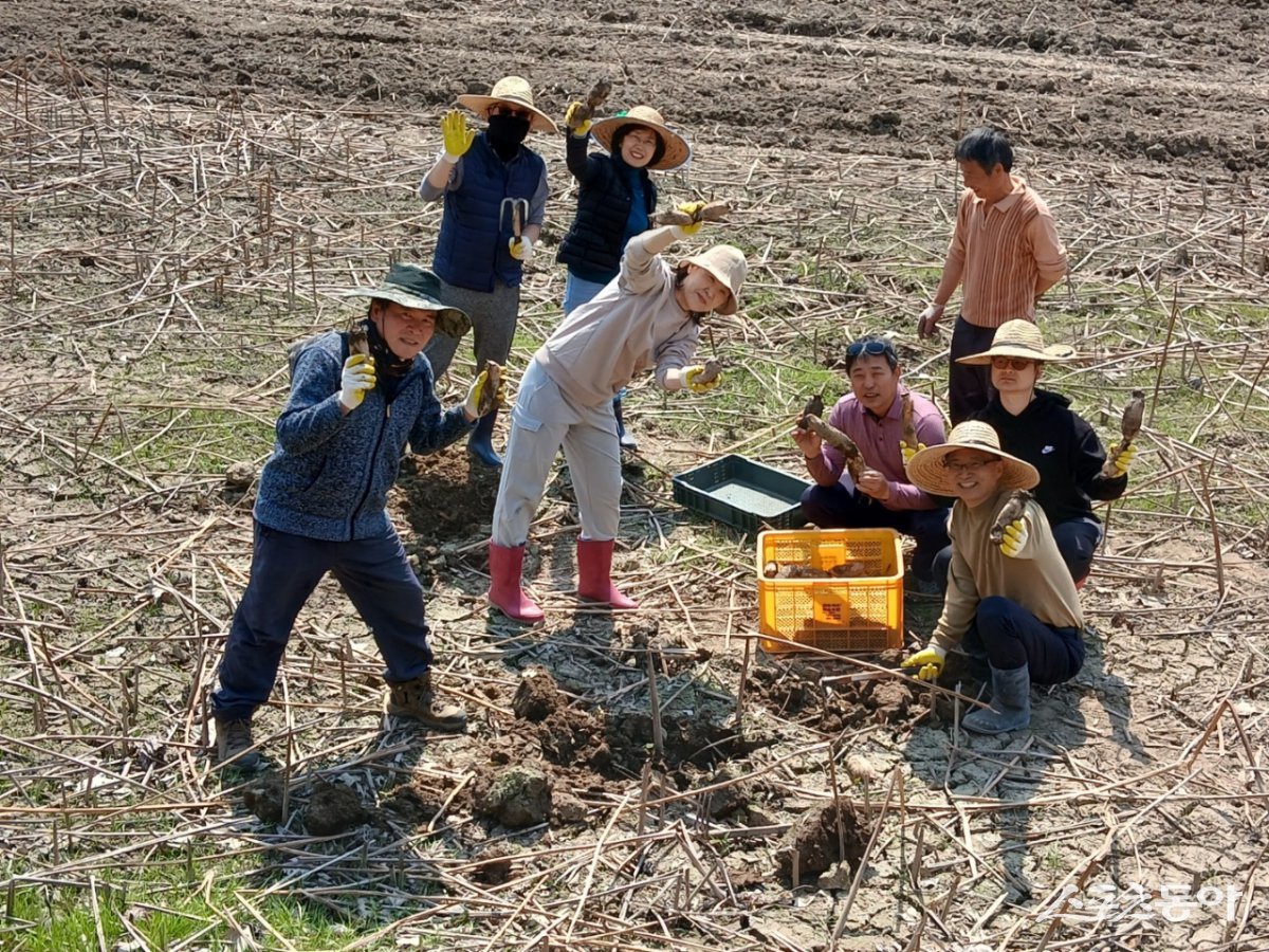 전남에서 살아보기 프로그램에 참여한 1기 참가자들. 사진제공=무안군