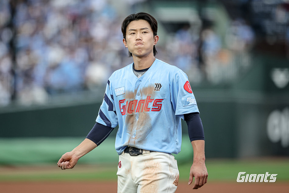 전반기 막판 체력이 저하된 모습을 보였던 롯데 전민재가 후반기에는 다시 안정적인 활약을 보여줄지 주목된다. 사진제공｜롯데 자이언츠