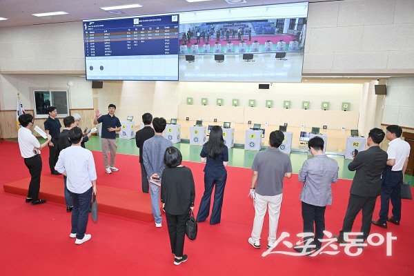 김정기 대구시장 권한대행이 대구국제사격장을 방문해 세계사격선수권대회 준비 상황을 현지 점검하고 있다. 사진제공 ㅣ 대구시