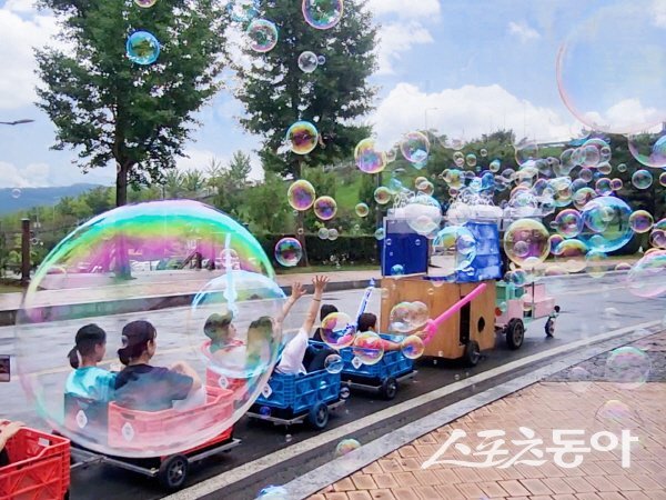 청도군이 야심차게 추진하고 있는 ‘생애주기별 맞춤형 지원정책’이 성과를 내고 있다. 사진제공 ㅣ 청도군