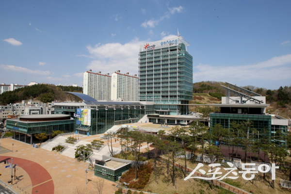 포항시청 전경. 사진제공ㅣ포항시