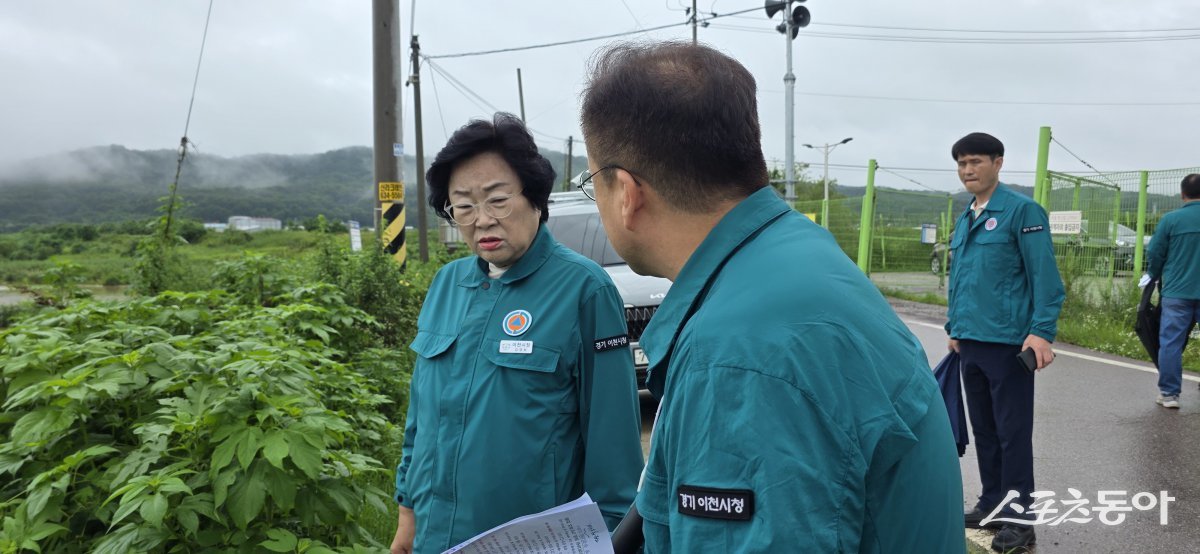 김경희 이천시장은 19일, 이천시재난안전대책본부장 자격으로 △이천시재난안전대책본부 상황실 △주미 배수펌프장 △복하천수변공원캠핑장 등 주요 재난 취약 현장을 직접 방문해 재난 대응체계를 면밀히 점검했다. 사진제공｜이천시