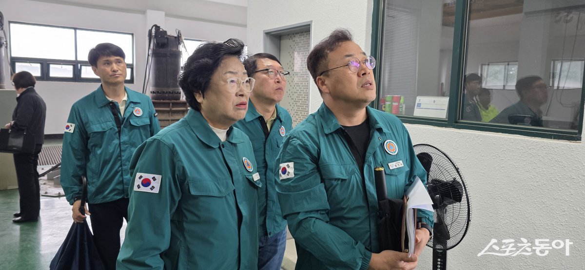 김경희 이천시장은 19일, 이천시재난안전대책본부장 자격으로 △이천시재난안전대책본부 상황실 △주미 배수펌프장 △복하천수변공원캠핑장 등 주요 재난 취약 현장을 직접 방문해 재난 대응체계를 면밀히 점검했다. 사진제공｜이천시