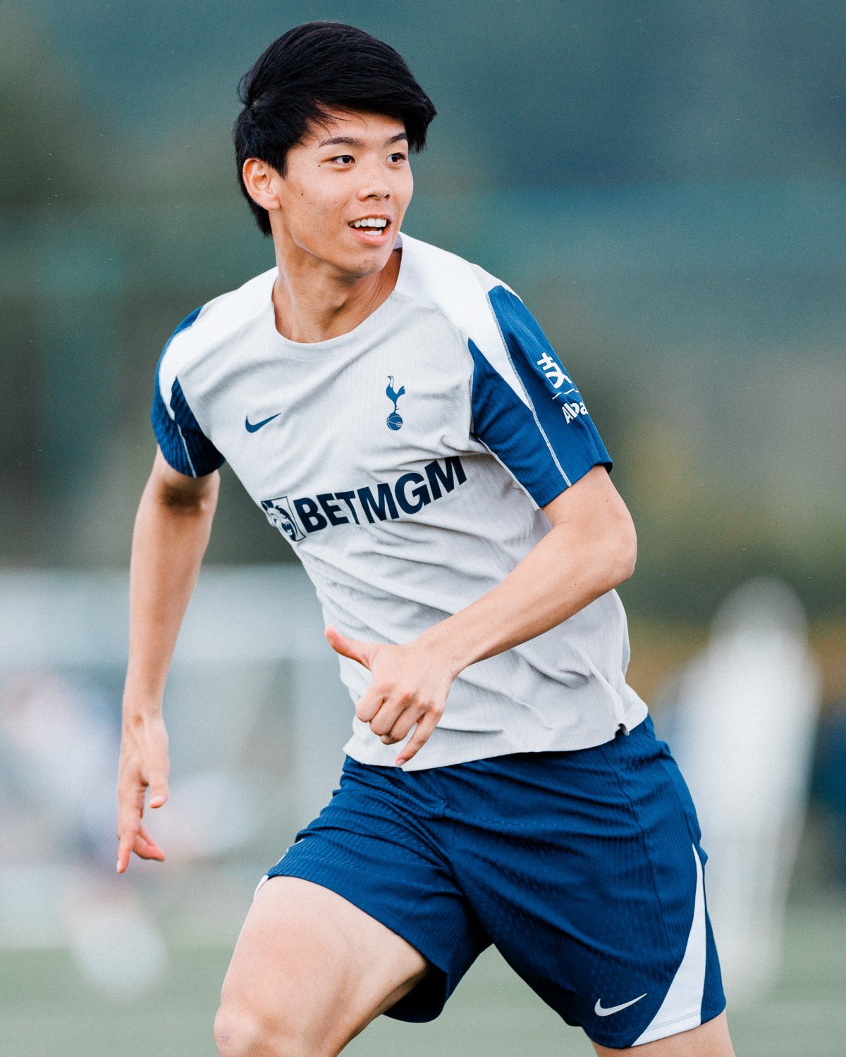 토트넘 홋스퍼(는 가와사키의 장신 수비수 다카이 고타를 영입했다. 토트넘은 “장기 프로젝트의 중심 자원”이라며 기대감을 드러냈다. 사진출처｜토트넘 홋스퍼 페이스북