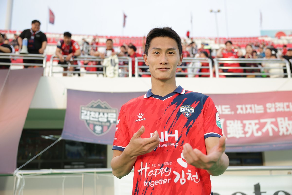 김천 박상혁은 지난해 4월 상무 입대 후 성장통을 씻어냈다. 올해 21경기 7골·1도움으로 팀의 에이스로 발돋움했고, 축구국가대표팀 예비 엔트리에도 이름을 올렸다. 지금 기세를 이어가 상무의 ‘스트라이커 신화’의 계보를 잇겠다는 각오다. 사진제공│한국프로축구연맹