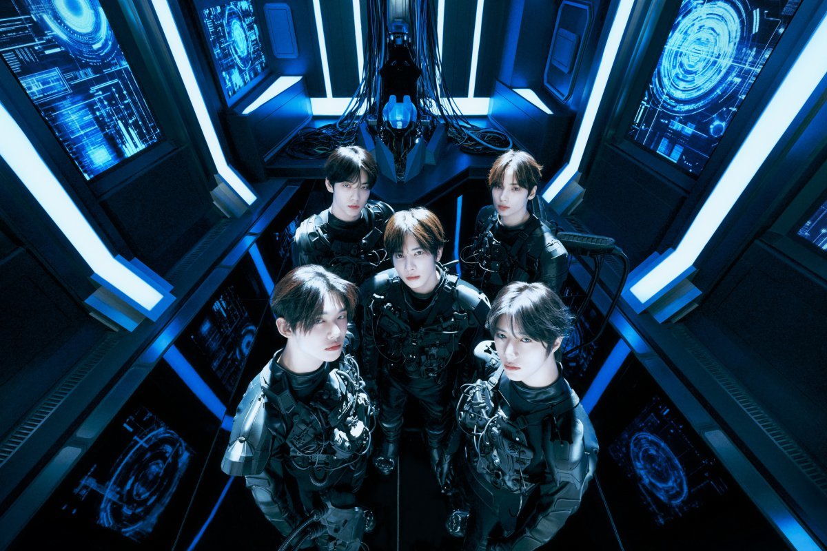 투모로우바이투게더가 정규 4집으로 다시 한번 밀리언셀러 타이틀을 거머쥐었다. 발매 하루 만에 142만 장 이상을 팔아치우며 역대급 흥행을 예고했다. 사진제공 | 빅히트 뮤직