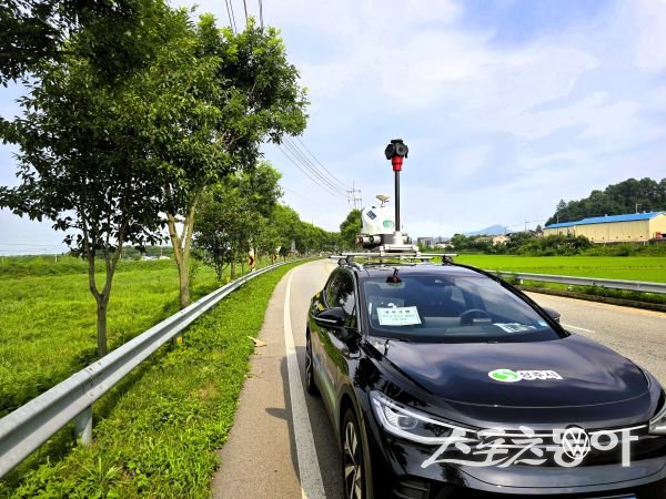 스마트트리 인벤토리의 핵심 장비 ‘라이다 센스’가 차량 위에 탑재돼 있는 모습. 사진제공ㅣ상주시