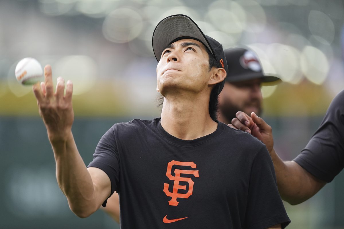 샌프란시스코 이정후는 22일(한국시간) 애틀랜타전에서 1번타자 중견수로 선발출전했다. 그는 2경기 연속 안타를 쳤으나 수비에서 치명적인 실책 2번을 저지르며 팀의 6연패를 지켜봐야 했다. 애틀랜타(미 조지아주)｜AP뉴시스