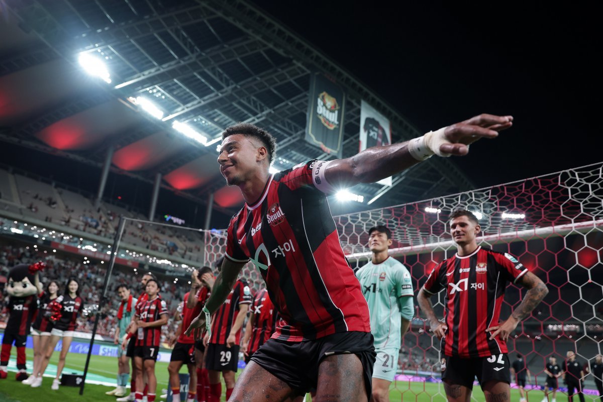 서울 린가드가 22일 K리그1 22라운드 MVP에 선정됐다. 린가드는 20일 서울월드컵경기장에서 열린 울산 HD와 홈경기에서 전반 41분 감각적인 발리 슛으로 결승골을 넣어 팀의 1-0 승리에 앞장섰다. 사진제공│한국프로축구연맹