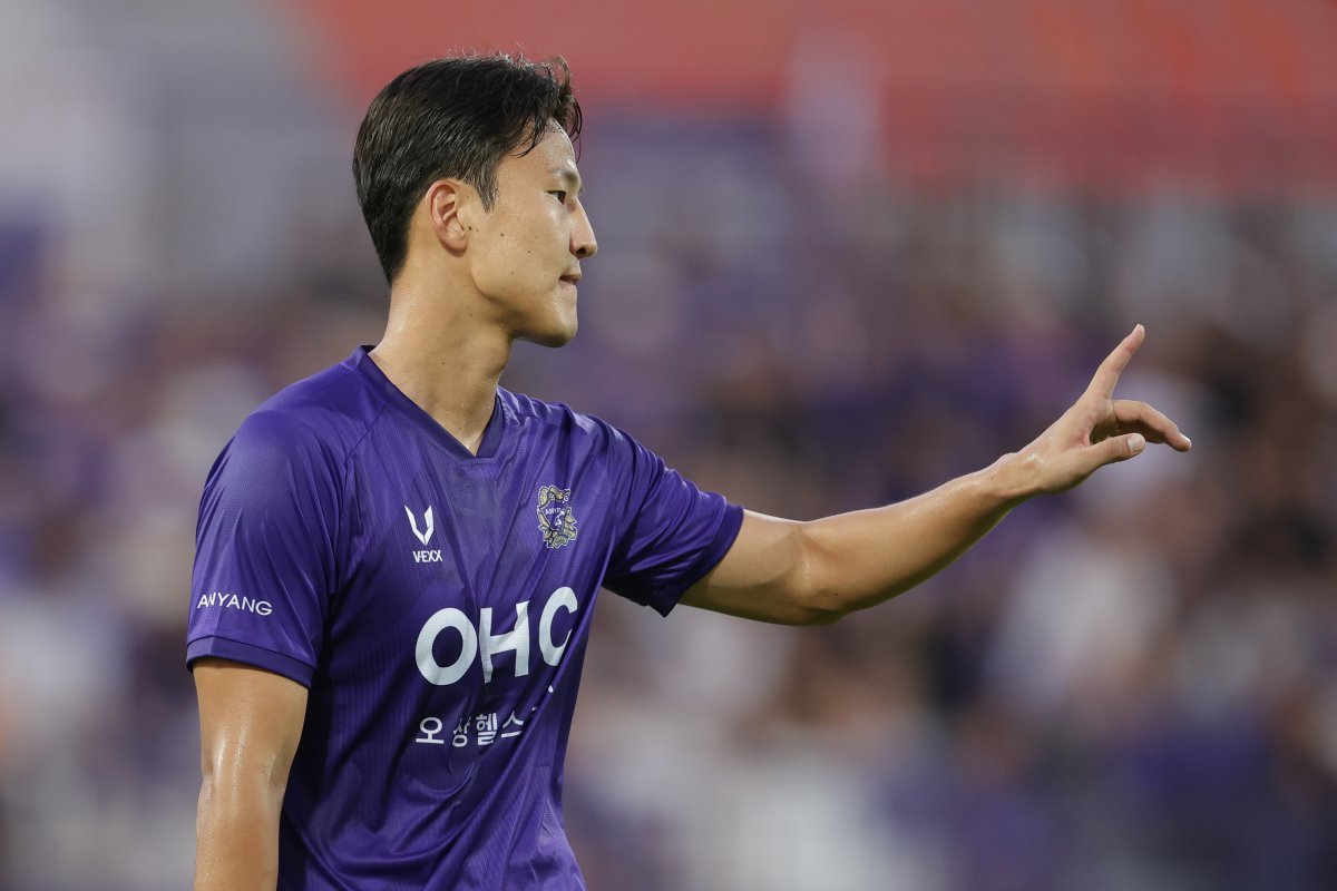 권경원이 안양 데뷔전부터 존재감을 뽐냈다. 22일 대구와 홈경기에 선발 출전한 그는 안정적인 수비력은 물론, 수비진을 진두지휘하며 리더십까지 보였다. 사진제공｜한국프로축구연맹