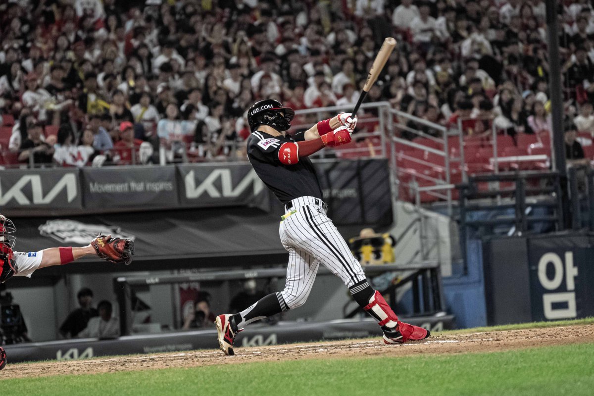 LG 박해민은 22일 광주 KIA전에서 9번타자 중견수로 선발출전해 9회초 극적인 동점 3점포를 터트렸다. LG는 접전 끝 KIA를 9-7로 물리쳤다. 사진제공｜LG 트윈스