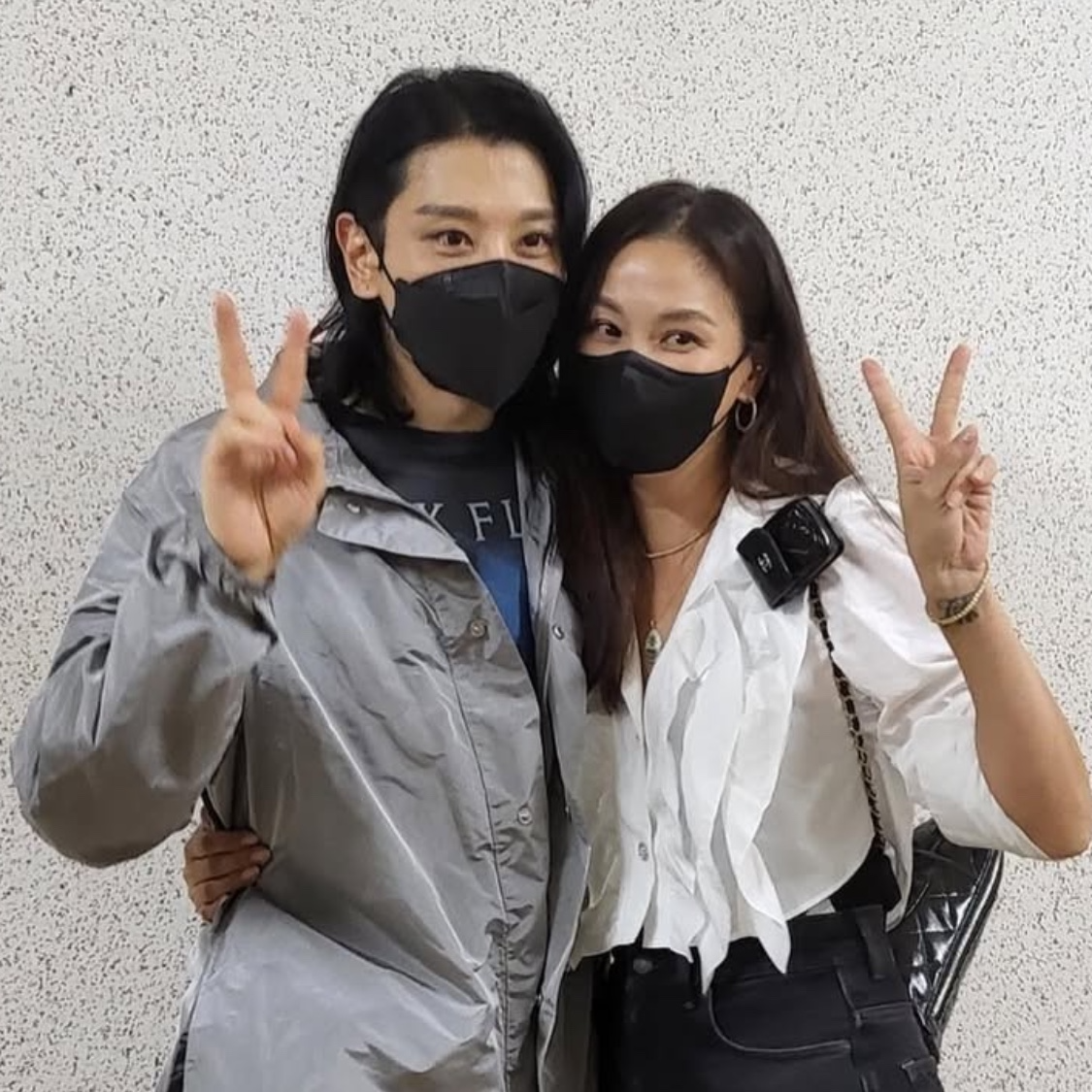 2022년 당시 박효신(왼쪽)과 고소영.