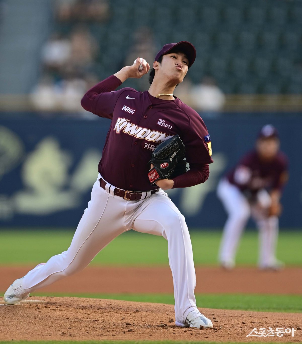 키움 안우진이 20일 고양국가대표야구훈련장에서 라이브 BP를 소화했다. 설종진 키움 감독대행은 24일 고척 롯데 전을 앞두고 “공이 묵직하게 들어오는 게 좋긴 좋더라”고 말했다. 스포츠동아DB