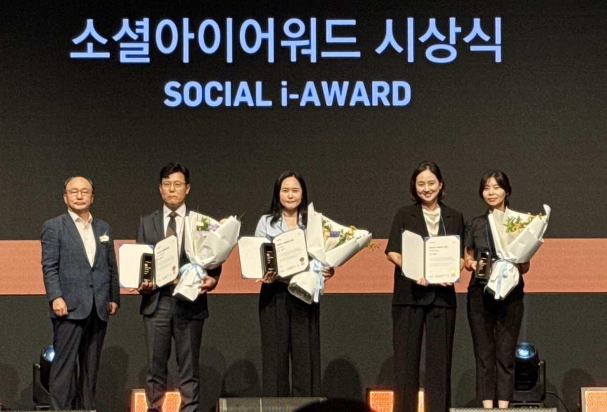 왼쪽부터 4번째 안현숙 강원랜드 브랜드홍보팀장, 5번째 이홍이 강원랜드 브랜드홍보팀 차장