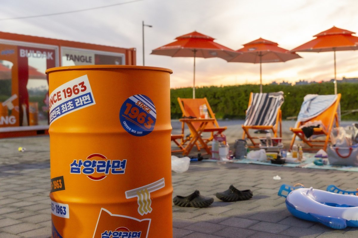 잠원 한강공원 수영장에 마련한 삼양라면 푸드존. 사진제공|삼양식품