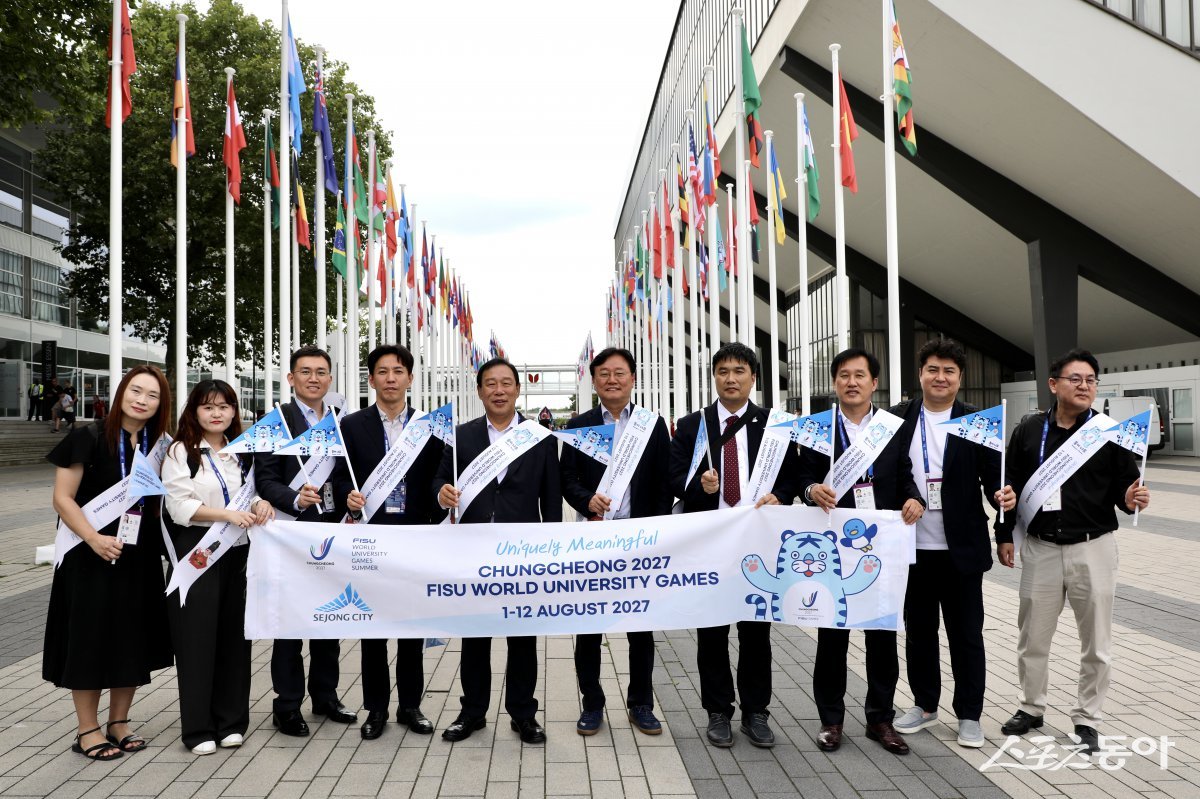 최민호 시장을 비롯한 세종시 대표단은 지난 26일(현지 시각) 독일 뒤셀도르프에서 열린 2025 라인-루르 하계세계대학경기대회 리셉션에 참석해 국제대회 준비 현황을 공유하고, 운영 실무 경험을 교류하는 시간을 가졌다. 사진제공|세종시