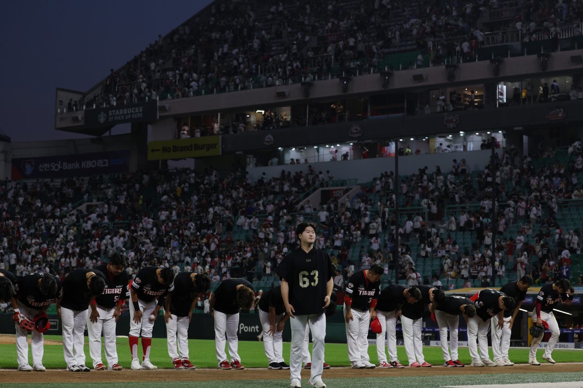 KIA는 후반기 7경기에서 1승6패를 기록하며 하위권으로 추락할 위기를 맞이했다. 팀은 후반기 불안한 불펜 운영에 발목이 잡히고 있다. 사진제공|KIA 타이거즈