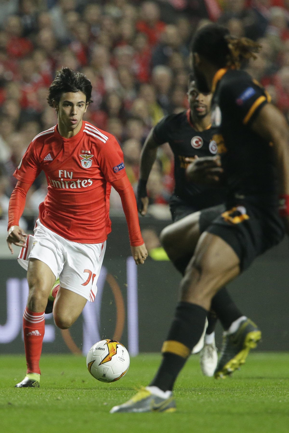 첼시 펠릭스(왼쪽)의 사우디행이 임박했다. 유망주 시절 호평받은 잠재력을 끝내 발현하지 못했다. 포르투갈국가대표팀 선배인 호날두의 적극적인 추천으로 알나스르 이적을 선택할 것으로 보인다. AP뉴시스