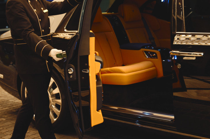 그랜드 마스터스 롤스로이스 픽업&샌딩 서비스