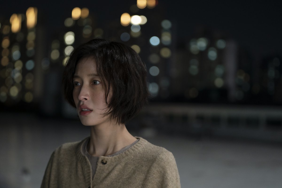 지난 25일 전편이 공개된 웨이브 오리지널 ‘S라인’이 뜨거운 입소문과 파격적인 전개로 정주행 열풍을 불러일으키고 있다.  사진제공 | 웨이브