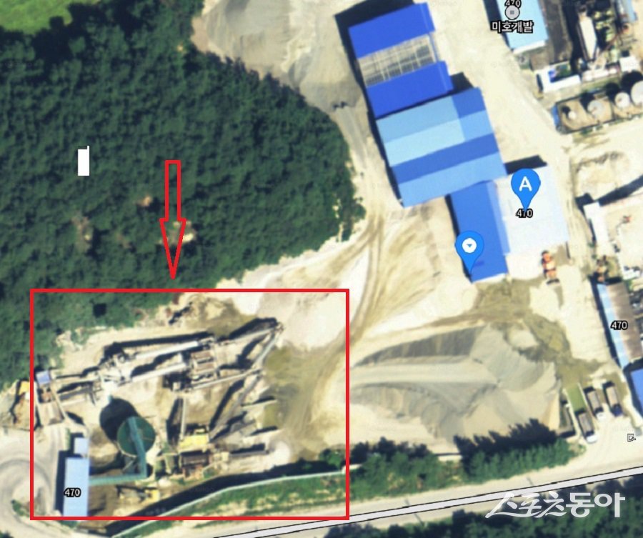 강원특별자치도 고성군 토성면 성천리 307-2번지 일대에서 공장을 운영 중인 K레미콘사(배치도에 없는 공작물). 사진제공｜다음지도