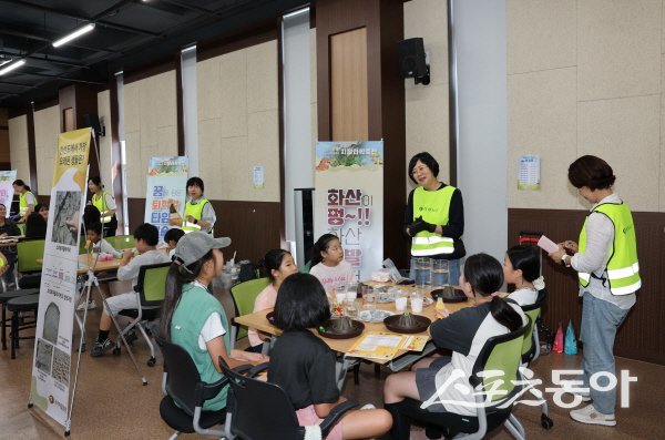 의성군이 개최한  국가지질공원 지질과학축전에 많은 방문객들이 찾아 성황을 이뤘다. 사진제공 ㅣ 의성군