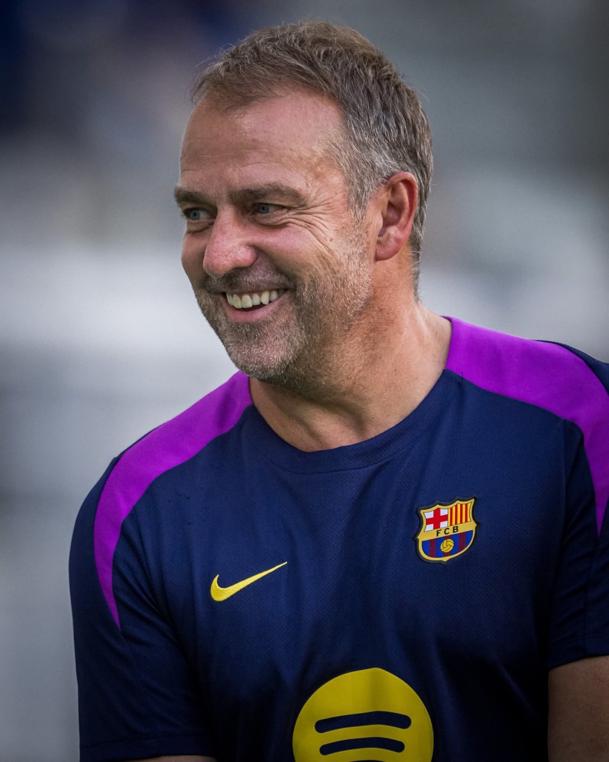 바르셀로나 한지 플릭 감독이 29일 고양종합운동장에서 진행된 선수단 훈련 도중 활짝 미소짓고 있다. 사진출처|FC바르셀로나 페이스북