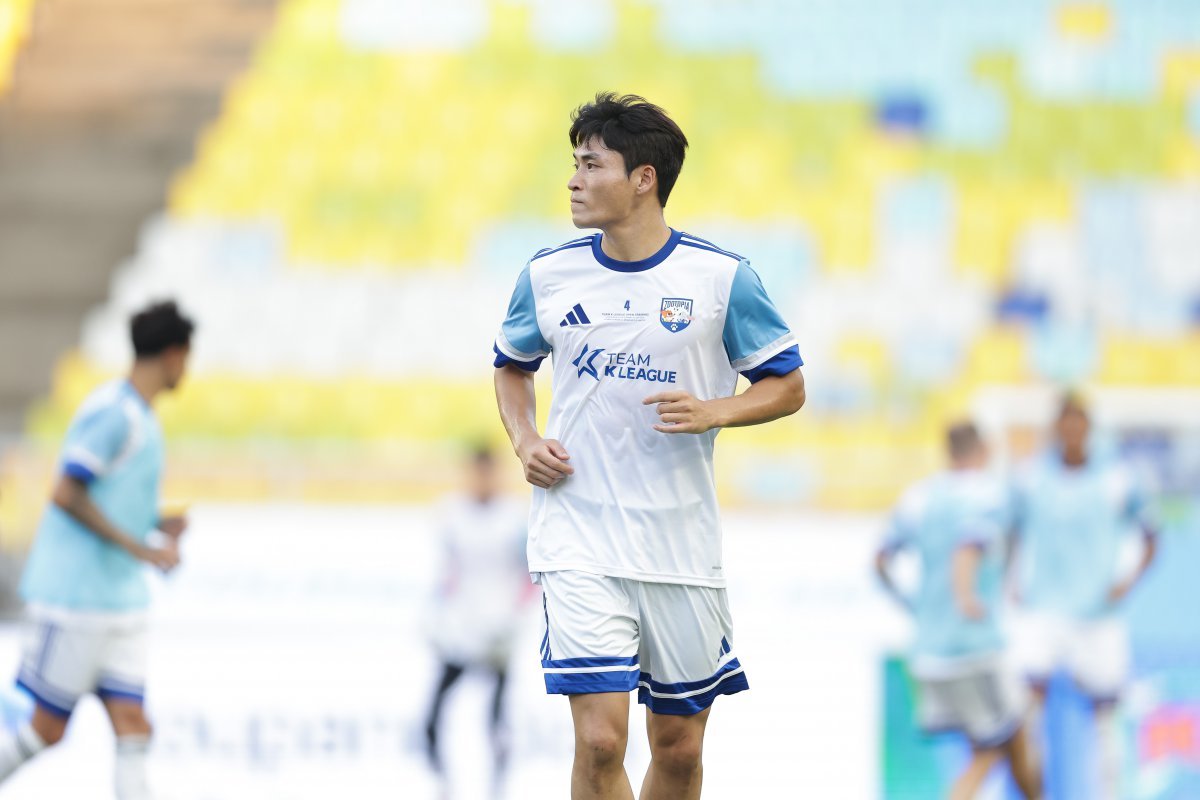 전북은 비시즌에 이어 정규시즌에도 고강도 체력훈련을 이어간 덕분에 K리그1 선두를 질주하고 있다. 박진섭(사진), 김진규, 전진우 등 전북 선수들은 ‘팀 K리그’에 소집된 기간동안 지치지 않고 그라운드를 누볐다. 29일 수원월드컵경기장에서 열린 ‘팀 K리그’ 훈련을 소화하고 있는 박진섭. 사진제공│한국프로축구연맹