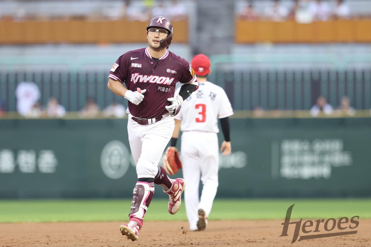 키움 임지열은 30일 인천 SSG와 원정경기에서 2번타자 좌익수로 선발출전해 6타수 1안타 1홈런 3타점 1득점을 기록했다. 경기 초반 리드를 벌리는 홈런포와 10회말 실점을 막는 빼어난 수비를 펼쳐 눈길을 끌었다. 사진제공|키움 히어로즈