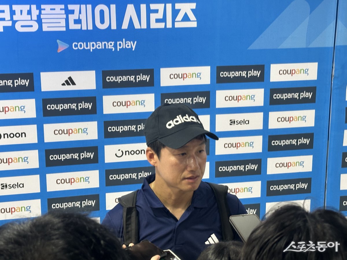 이정효 감독은 30일 수원월드컵경기장에서 열린 ‘쿠팡플레이 시리즈’ 친선전에서 팀 K리그가 뉴캐슬(잉글랜드)을 1-0으로 꺾은 뒤 믹스트존(공동취재구역)에서 “가장 탐나는 선수는 박승수”라고 밝혔다. 수원|백현기 기자 hkbaek@donga.com