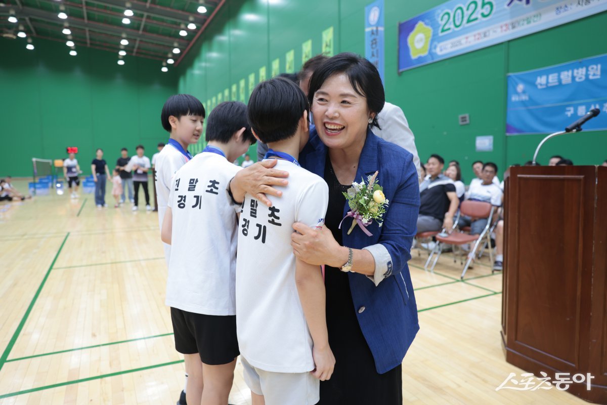 경기 시흥시의회 오인열 의장이 지난 30일 의장 취임 1주년을 맞아 후반기 의정 운영에 대한 소회를 밝혔다. 사진제공｜시흥시의회