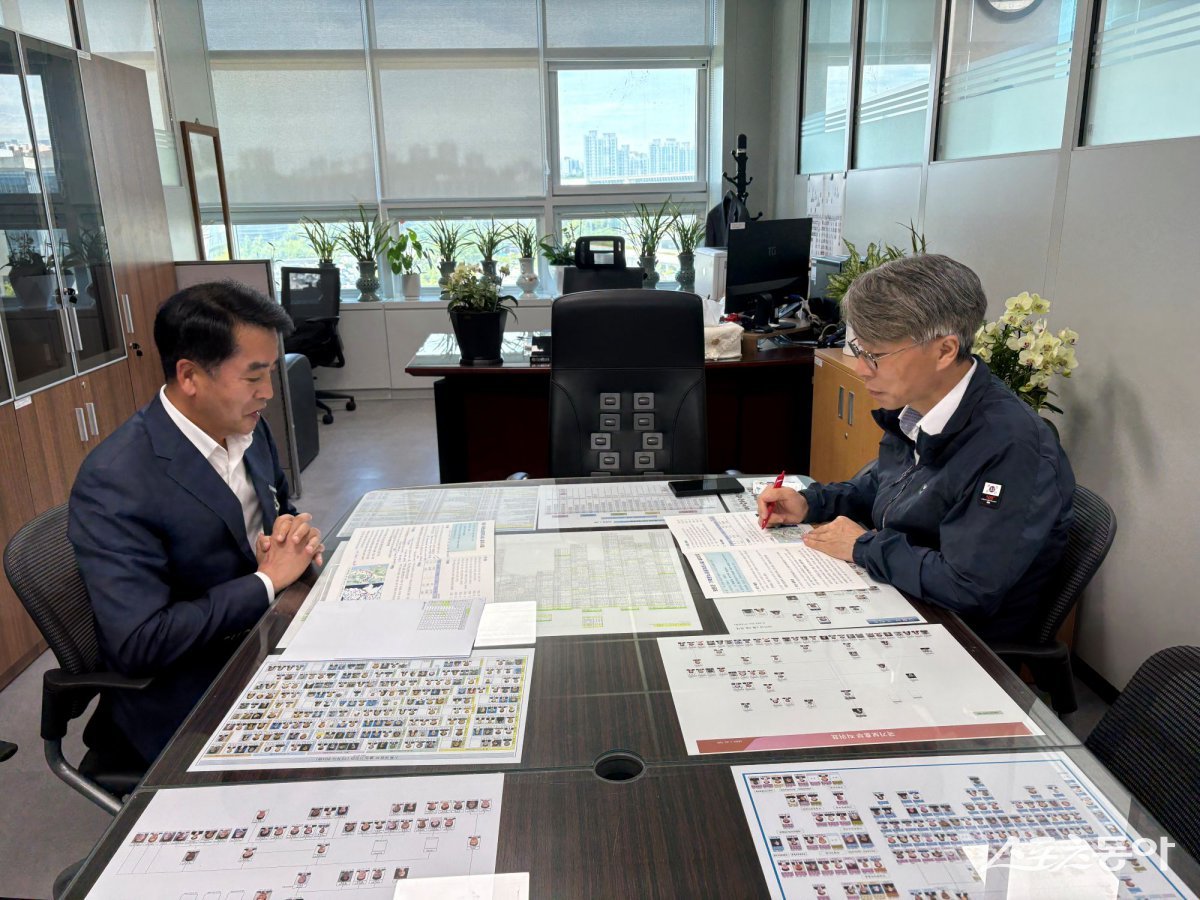 최재형 보은군수가 지역 주요 현안사업의 원활한 추진을 위해 2026년도 정부예산 확보 활동에 본격적으로 나섰다. 사진제공|보은군