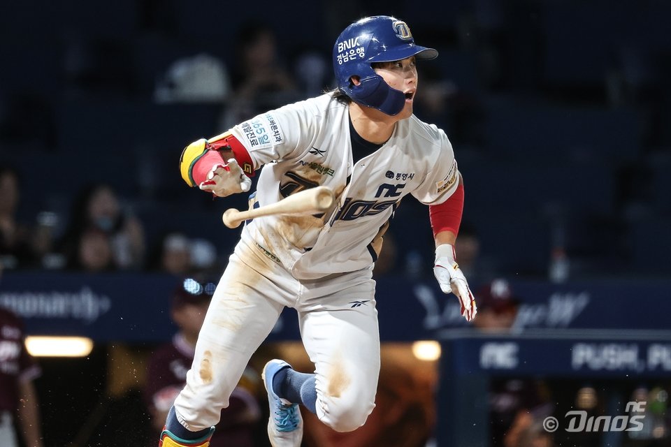 NC 최정원은 2일 창원 KT와 홈경기에서 생애 첫 끝내기 안타를 기록했다. 그는 지금처럼 꾸준히 어떻게든 팀에 보탬이 되리라 다짐했다. 사진제공｜NC 다이노스
