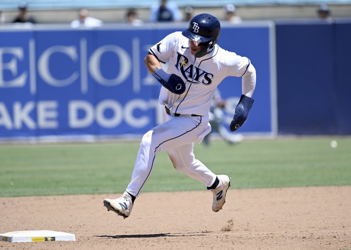 탬파베이 김하성이 4일 탬파 조지 M.스타인브레너 필드에서 열린 ‘2025 메이저리그(MLB)’ LA 다저스와 홈경기에 5번타자 2루수로 선발출전했다. 9회말 볼넷으로 출루한 김하성이 후속타자 제이크 맹엄의 우전 안타 때 2루를 돌고 있는 모습. 탬파(미 플로리다 주)|AP뉴시스